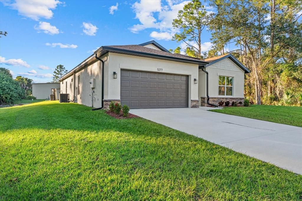 For Rent: $2,425 (4 beds, 3 baths, 1990 Square Feet)