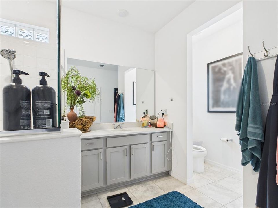 En Venta: $440,000 (3 camas, 2 baños, 2217 Pies cuadrados)