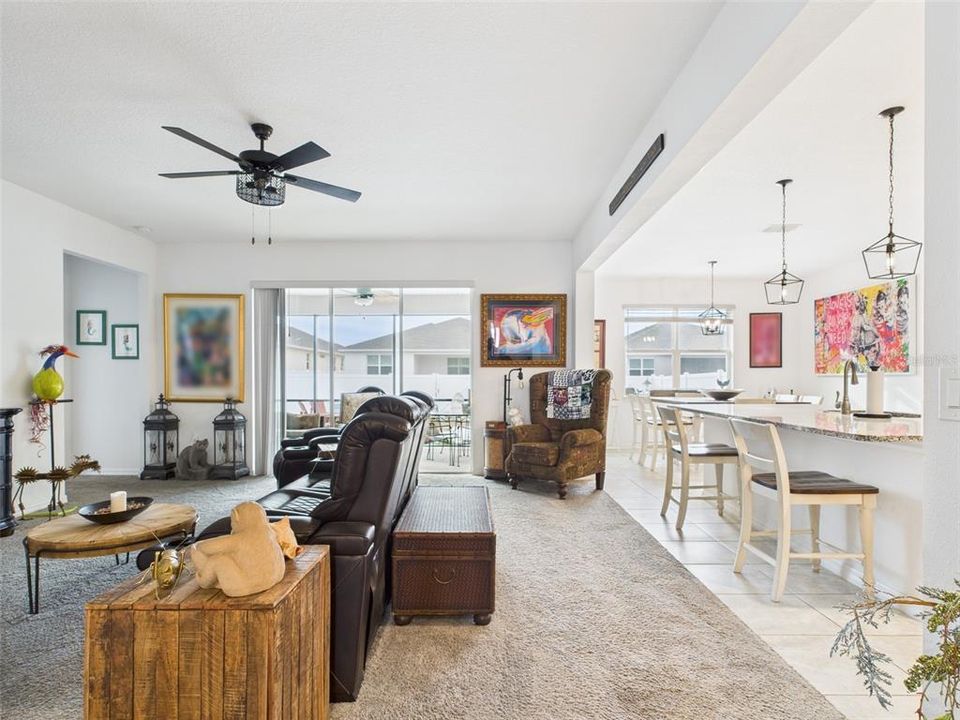 En Venta: $440,000 (3 camas, 2 baños, 2217 Pies cuadrados)