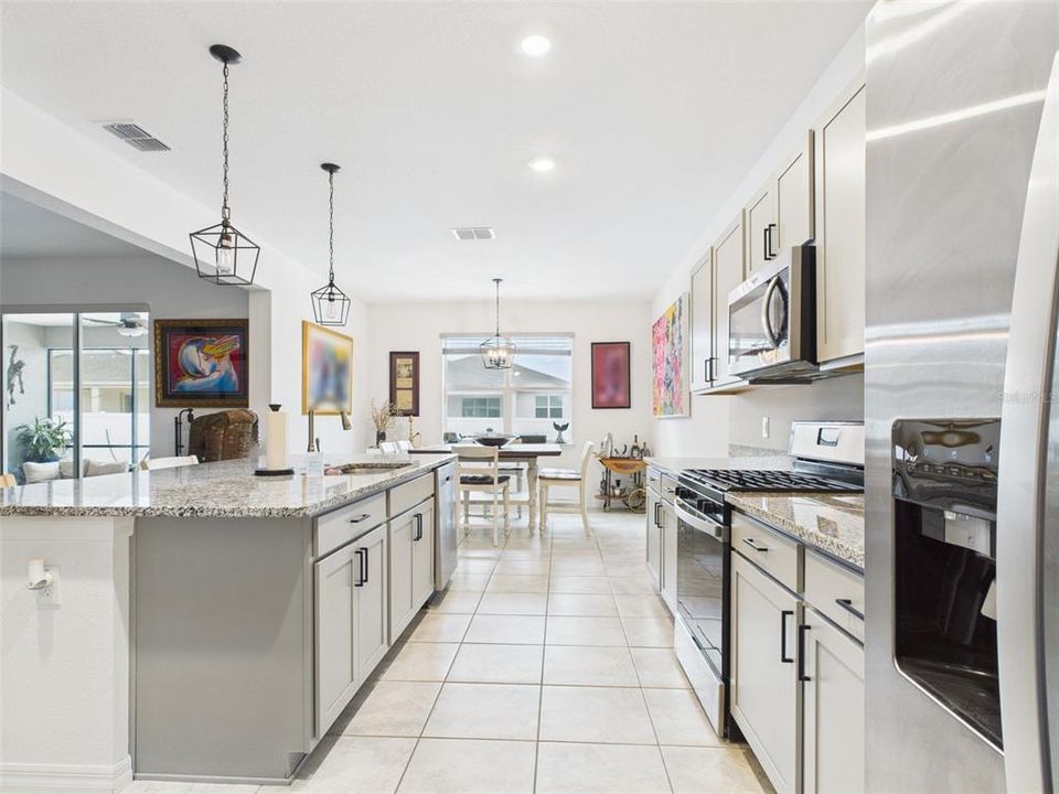 En Venta: $440,000 (3 camas, 2 baños, 2217 Pies cuadrados)