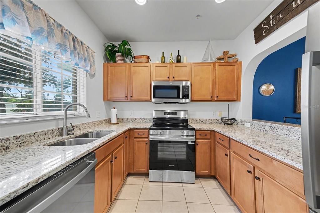 For Sale: $245,000 (2 beds, 2 baths, 1429 Square Feet)