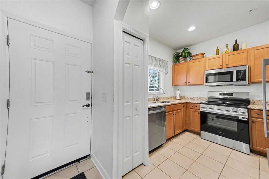 For Sale: $245,000 (2 beds, 2 baths, 1429 Square Feet)