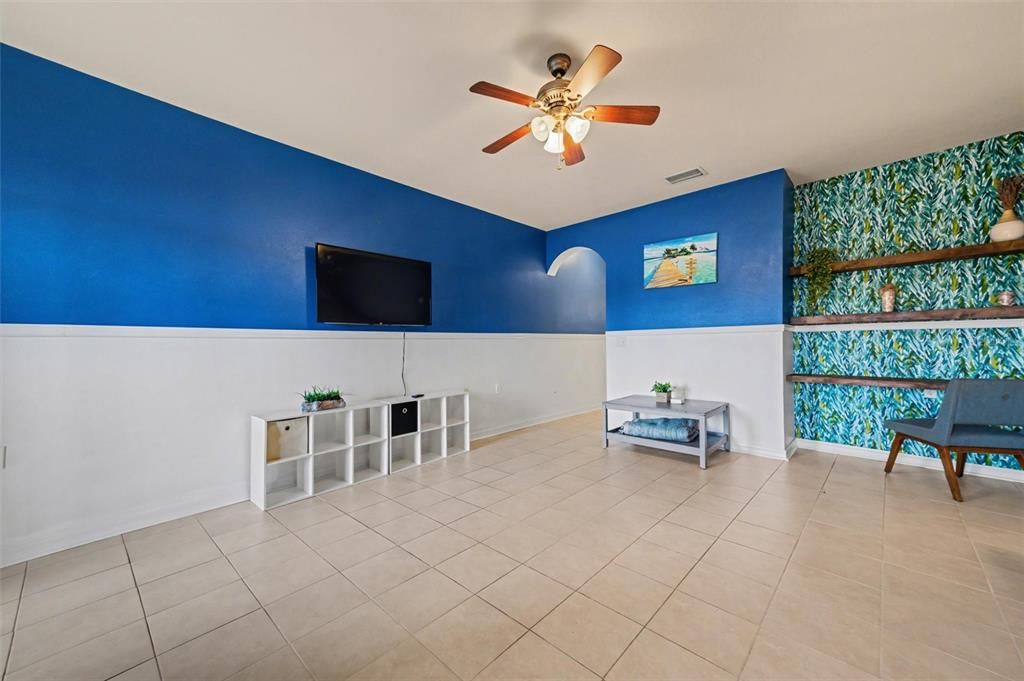 For Sale: $245,000 (2 beds, 2 baths, 1429 Square Feet)