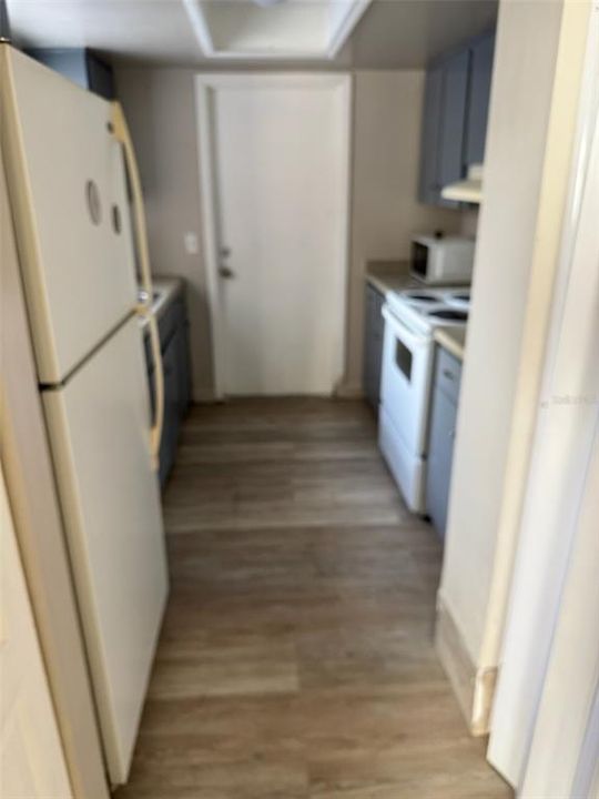 出租: $1,475 (3 贝兹, 1 浴室, 1388 平方英尺)