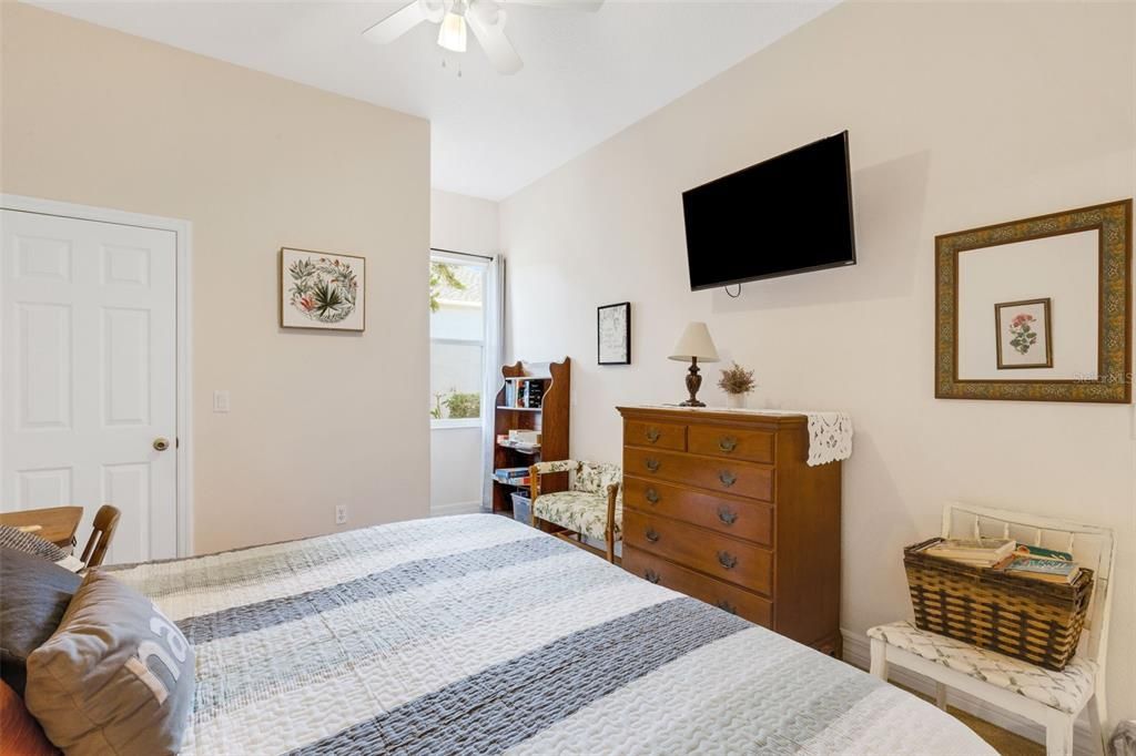 For Sale: $399,900 (3 beds, 2 baths, 2084 Square Feet)