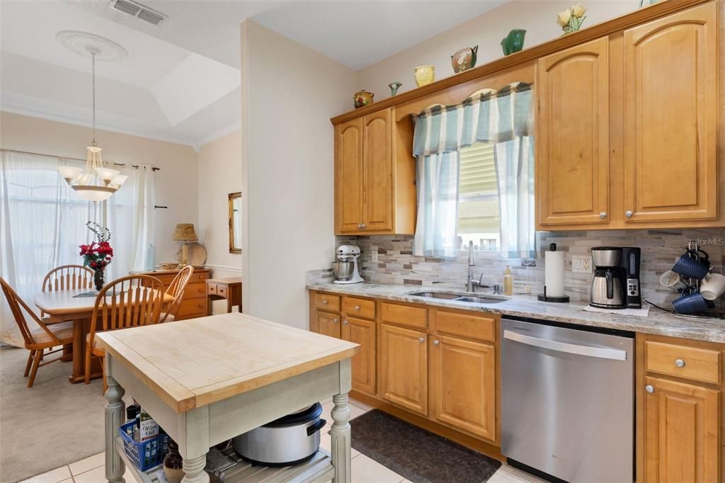 For Sale: $399,900 (3 beds, 2 baths, 2084 Square Feet)