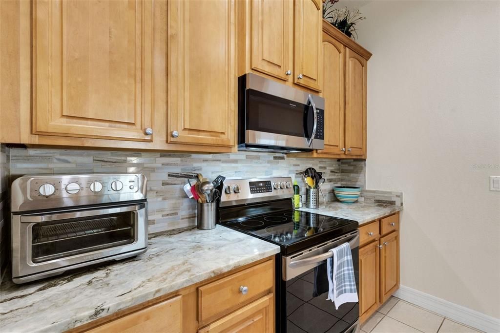 For Sale: $399,900 (3 beds, 2 baths, 2084 Square Feet)