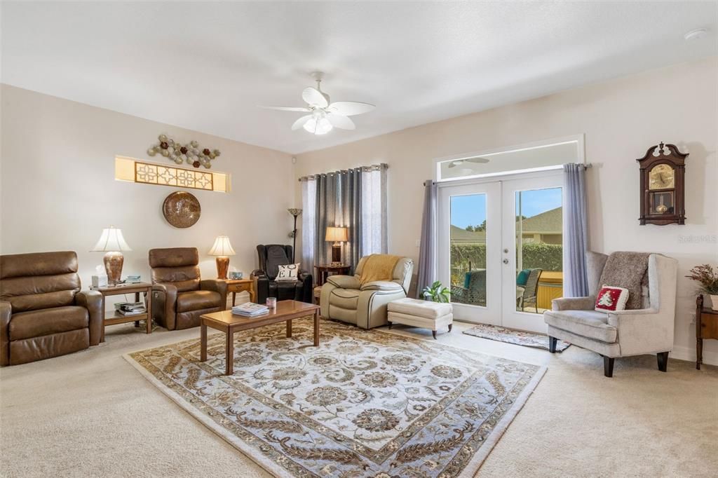 For Sale: $399,900 (3 beds, 2 baths, 2084 Square Feet)