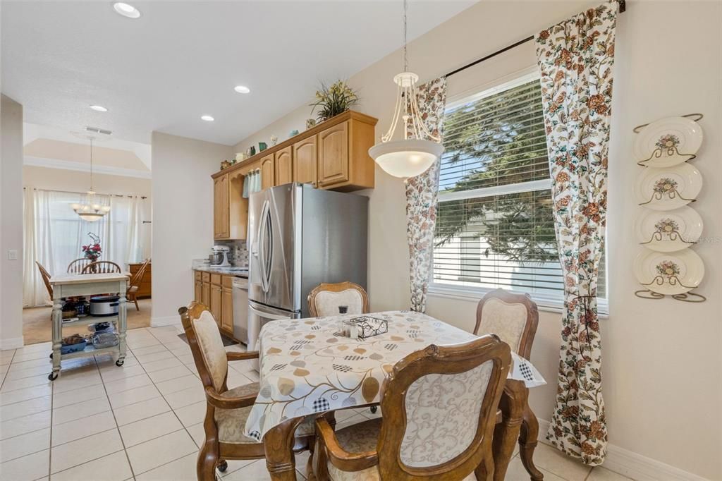 For Sale: $399,900 (3 beds, 2 baths, 2084 Square Feet)