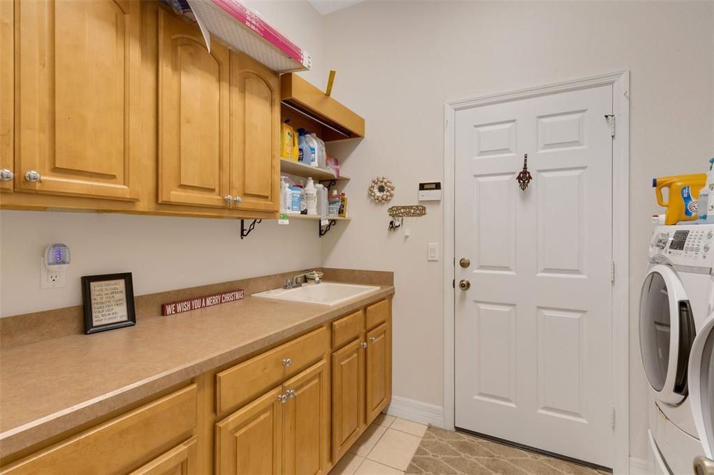 For Sale: $399,900 (3 beds, 2 baths, 2084 Square Feet)