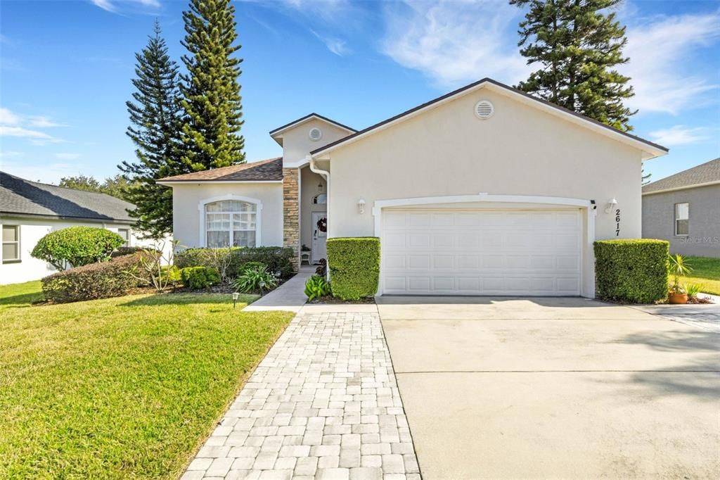 For Sale: $399,900 (3 beds, 2 baths, 2084 Square Feet)