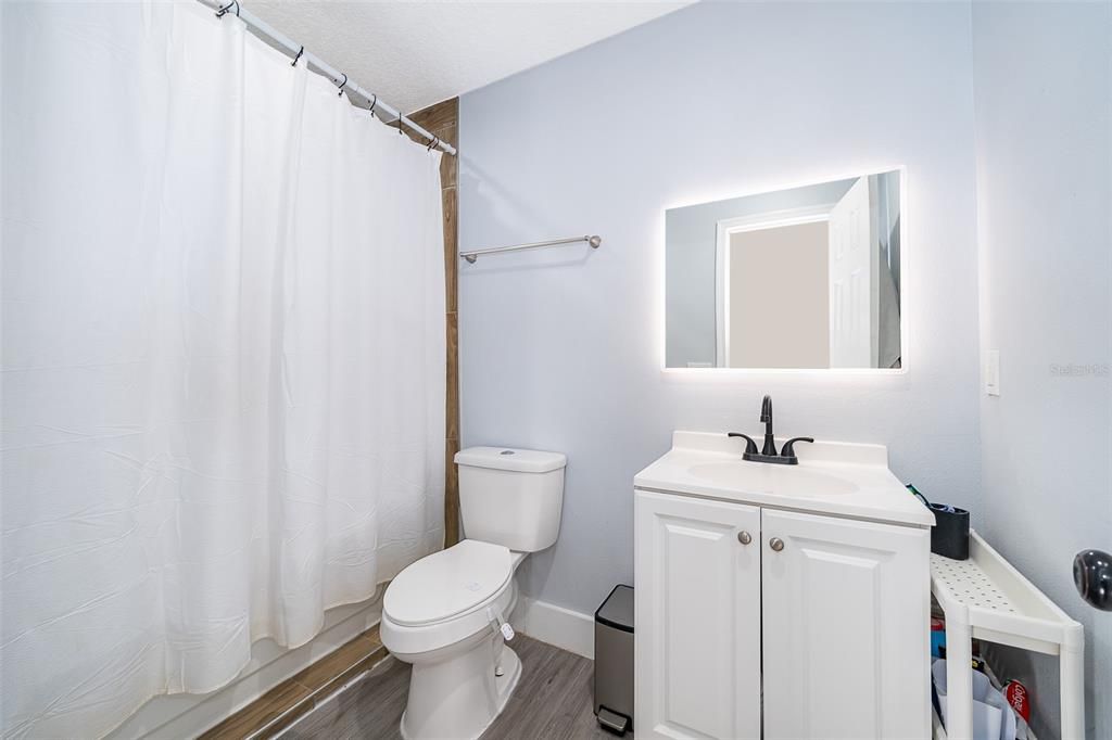 出租: $3,745 (5 贝兹, 2 浴室, 1927 平方英尺)