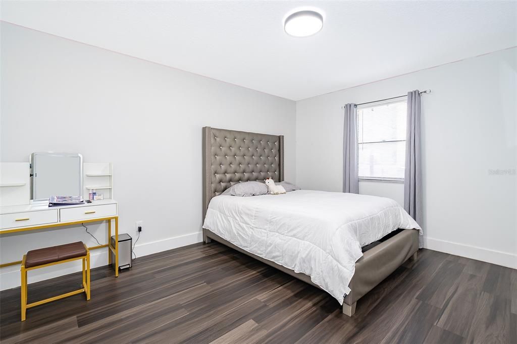 出租: $3,745 (5 贝兹, 2 浴室, 1927 平方英尺)