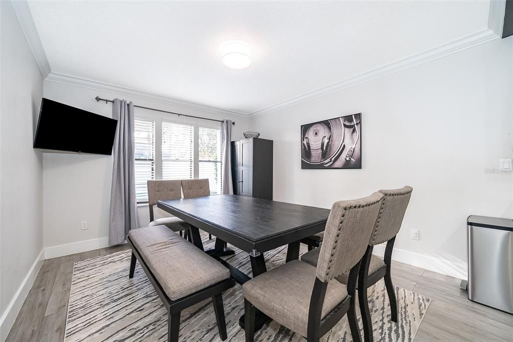 出租: $3,745 (5 贝兹, 2 浴室, 1927 平方英尺)