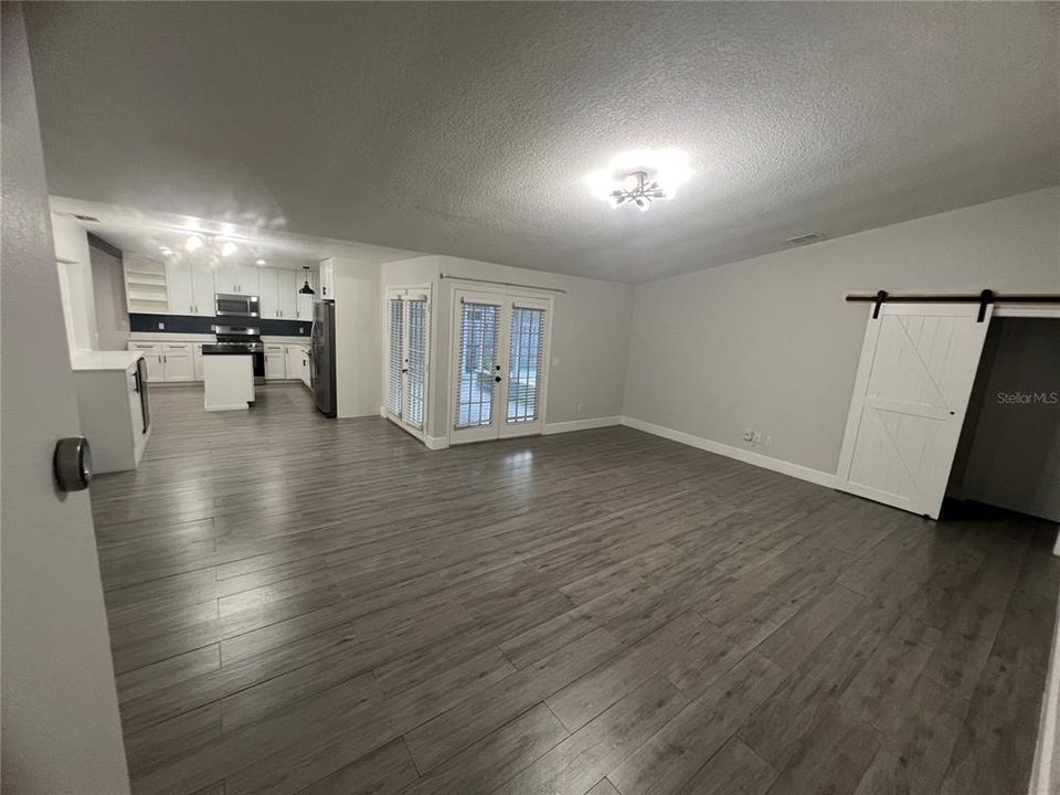 出租: $3,745 (5 贝兹, 2 浴室, 1927 平方英尺)