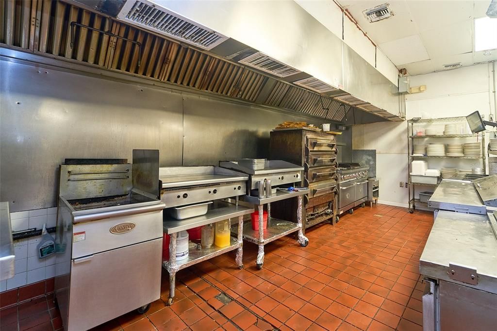 待售: $6,000,000 (0 贝兹, 0 浴室, 5240 平方英尺)