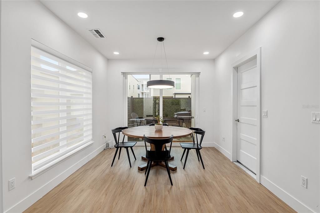 En Venta: $459,707 (3 camas, 2 baños, 1661 Pies cuadrados)