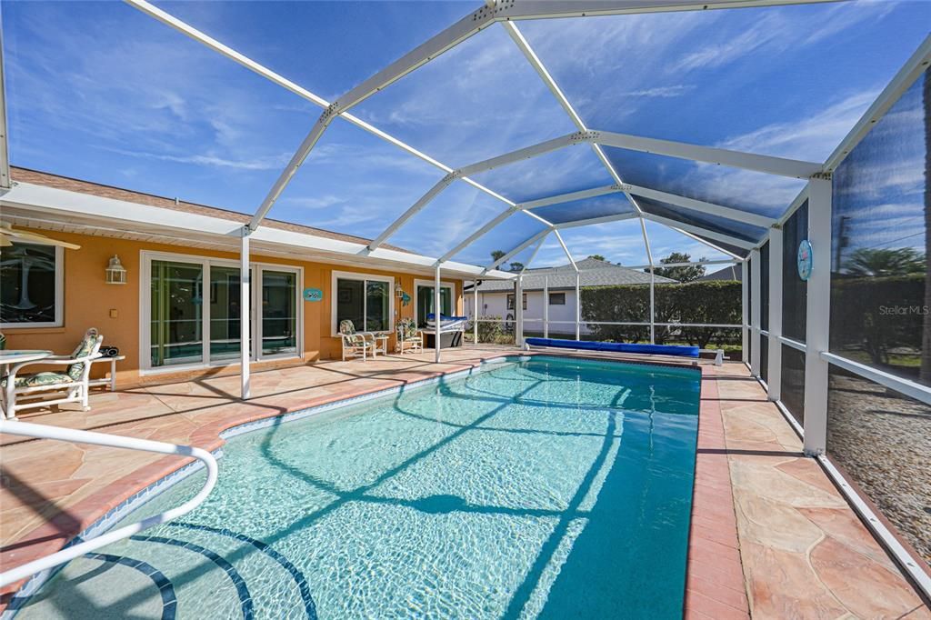 For Sale: $339,000 (2 beds, 2 baths, 1660 Square Feet)