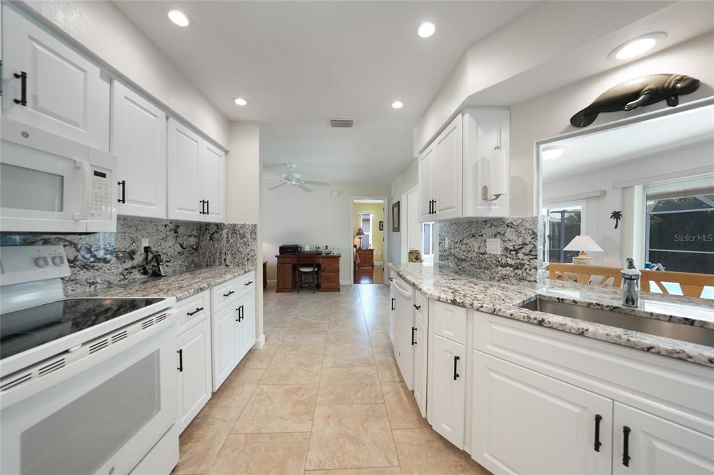 For Sale: $339,000 (2 beds, 2 baths, 1660 Square Feet)