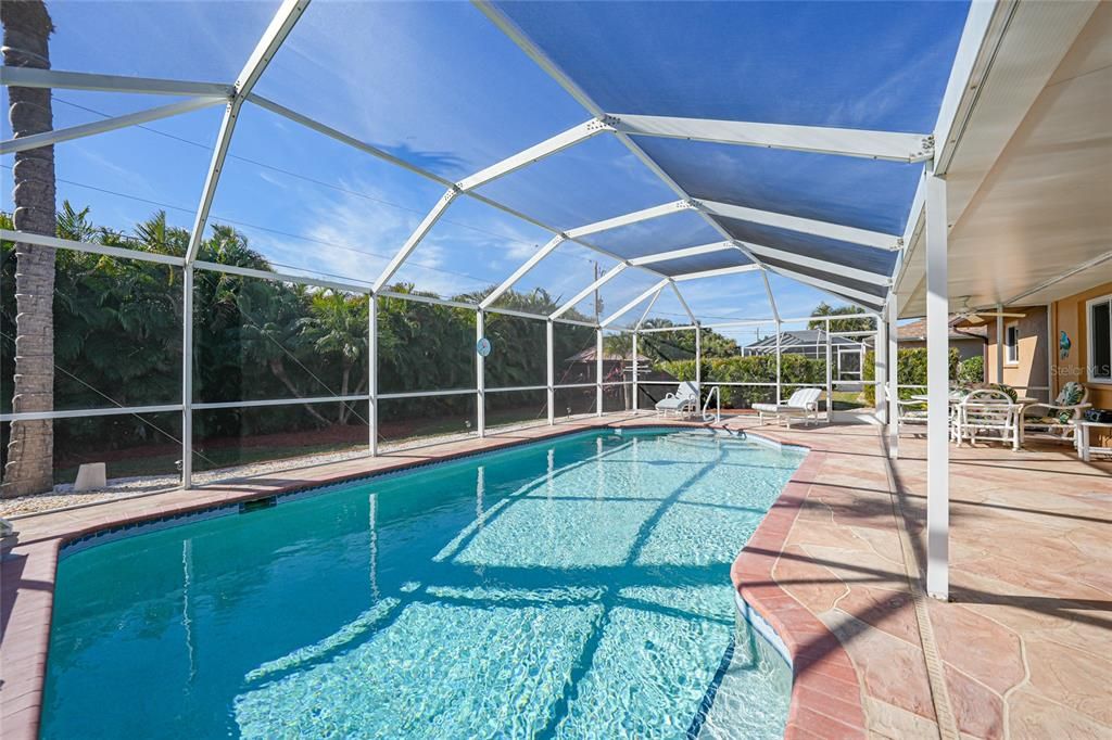 For Sale: $339,000 (2 beds, 2 baths, 1660 Square Feet)