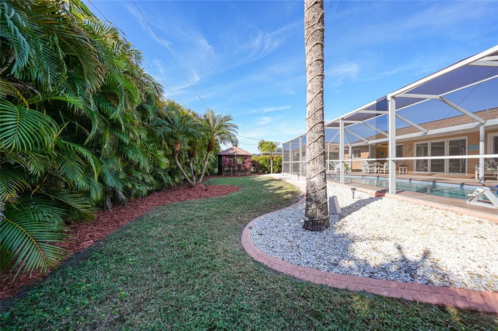 For Sale: $339,000 (2 beds, 2 baths, 1660 Square Feet)