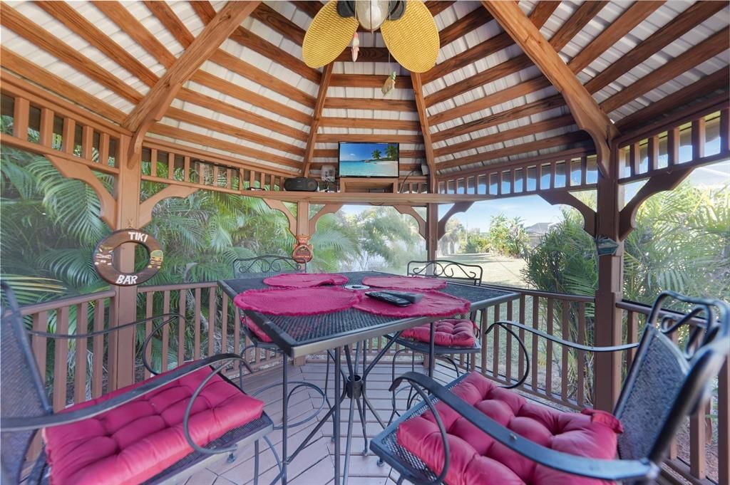 For Sale: $339,000 (2 beds, 2 baths, 1660 Square Feet)