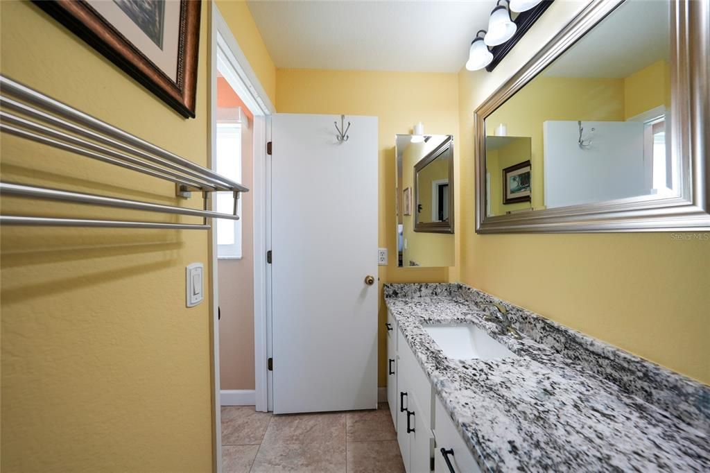 For Sale: $339,000 (2 beds, 2 baths, 1660 Square Feet)