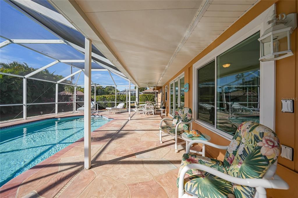 For Sale: $339,000 (2 beds, 2 baths, 1660 Square Feet)