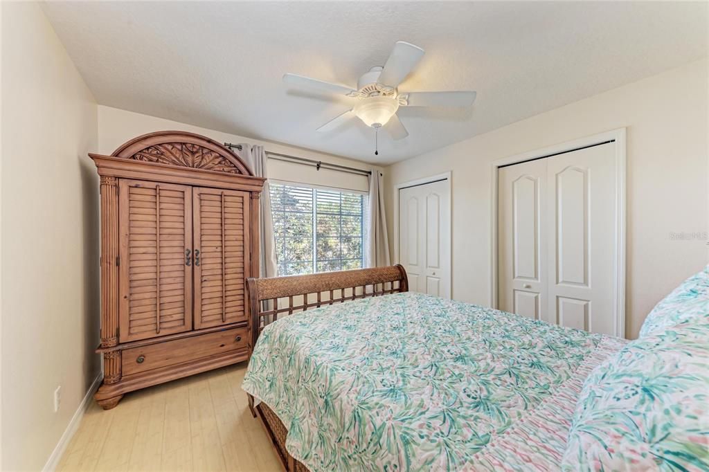 待售: $239,900 (2 贝兹, 2 浴室, 1429 平方英尺)