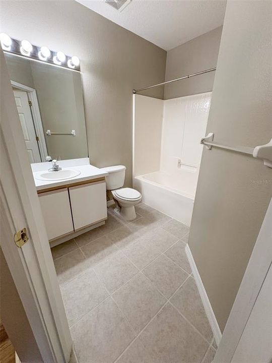 出租: $1,595 (3 贝兹, 2 浴室, 1151 平方英尺)