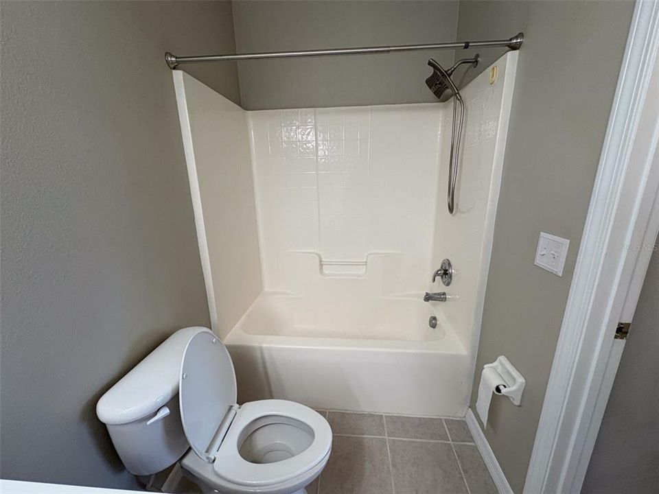 出租: $1,595 (3 贝兹, 2 浴室, 1151 平方英尺)