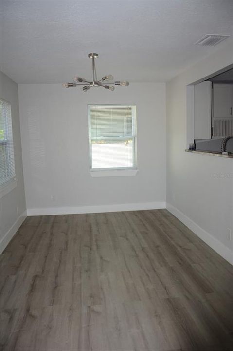 В аренду: $2,350 (3 спален, 2 ванн, 896 Квадратных фут)