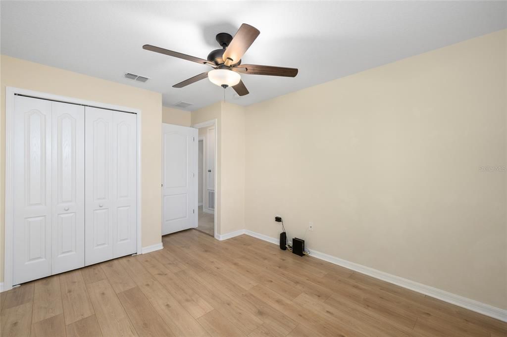 待售: $330,000 (3 贝兹, 2 浴室, 2053 平方英尺)