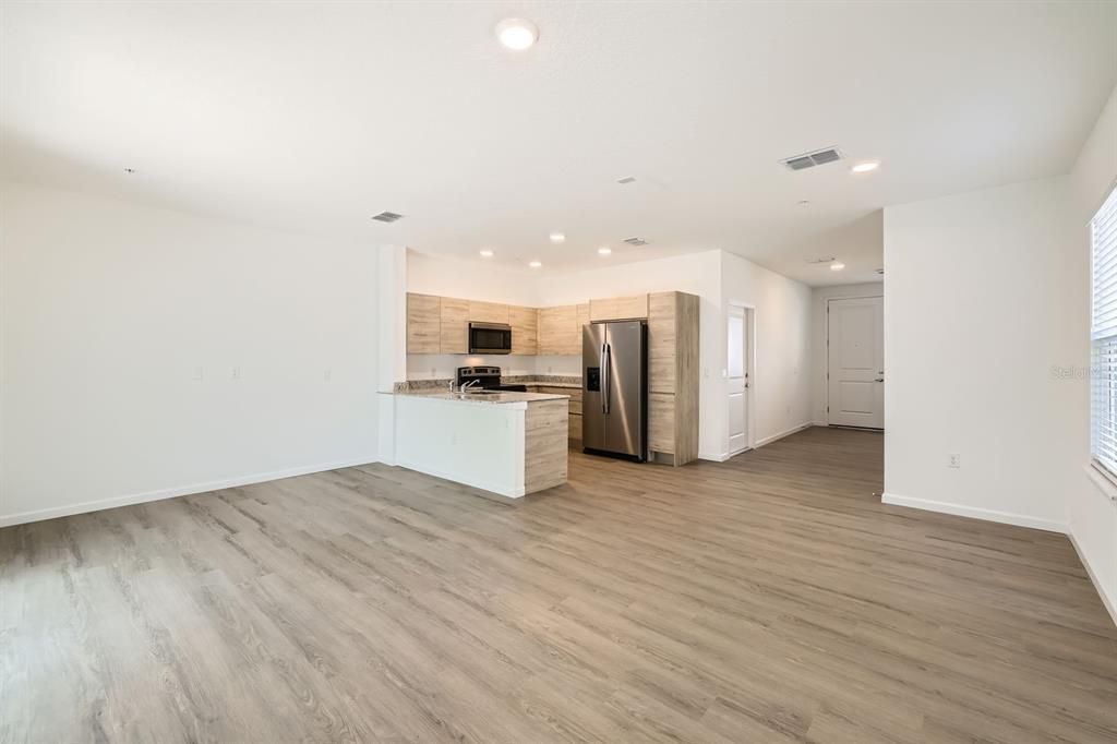 На продажу: $420,000 (3 спален, 2 ванн, 1687 Квадратных фут)