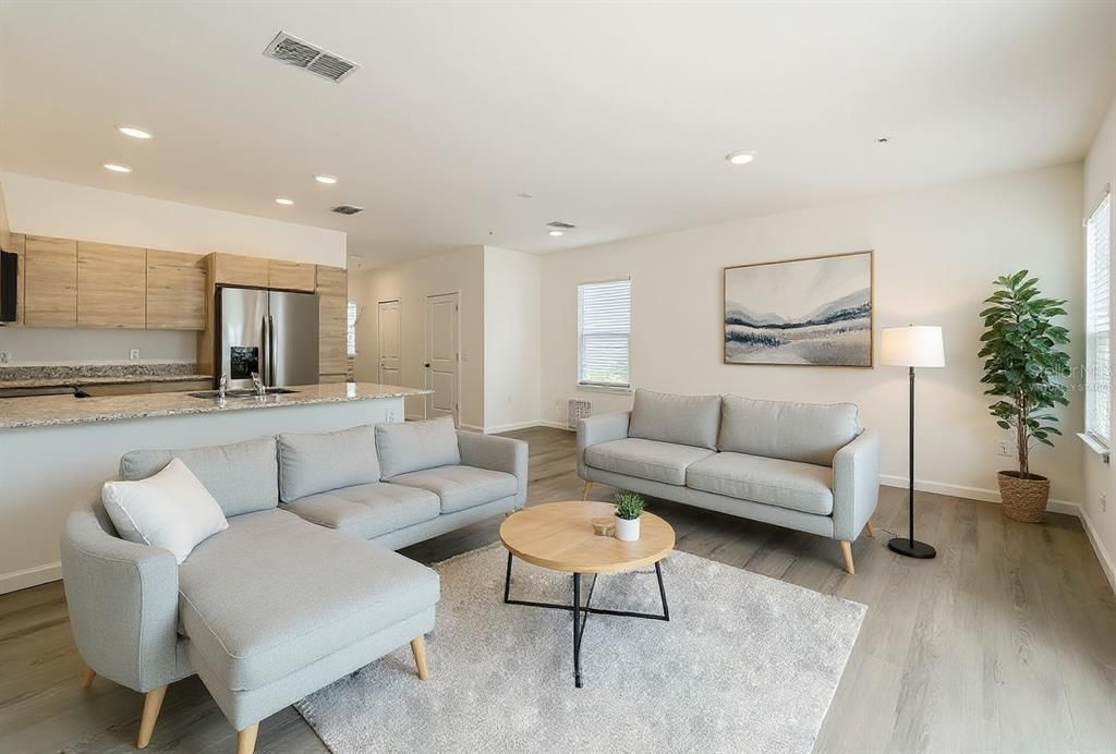 На продажу: $420,000 (3 спален, 2 ванн, 1687 Квадратных фут)