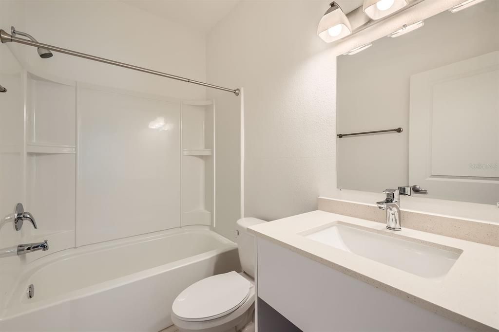 На продажу: $420,000 (3 спален, 2 ванн, 1687 Квадратных фут)