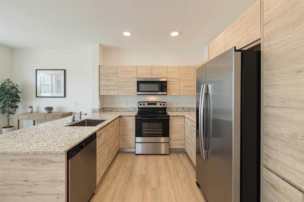 На продажу: $420,000 (3 спален, 2 ванн, 1687 Квадратных фут)