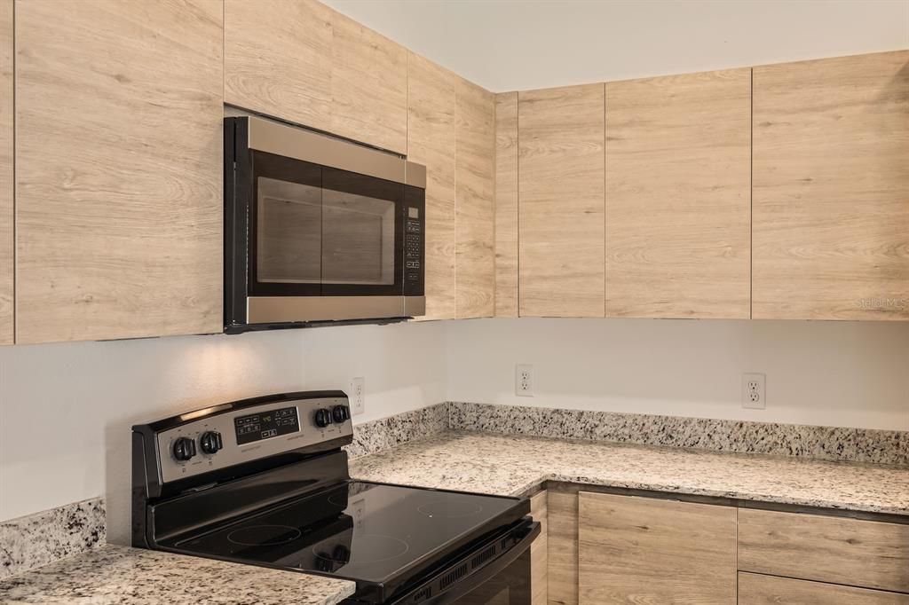 На продажу: $420,000 (3 спален, 2 ванн, 1687 Квадратных фут)