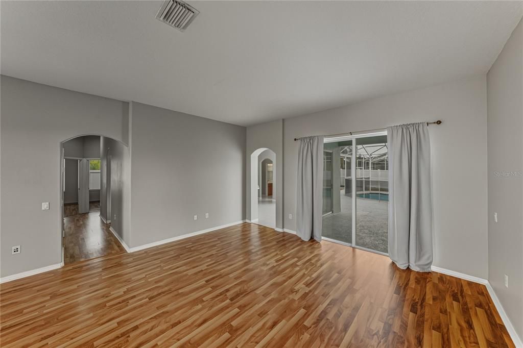 For Sale: $450,000 (4 beds, 3 baths, 2238 Square Feet)