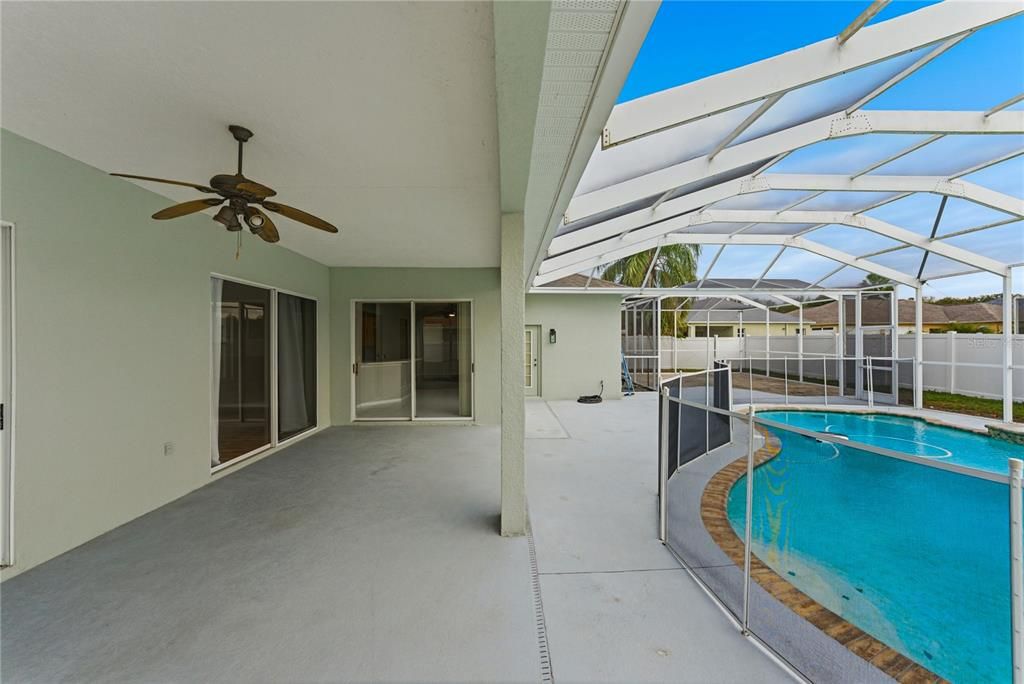 For Sale: $450,000 (4 beds, 3 baths, 2238 Square Feet)