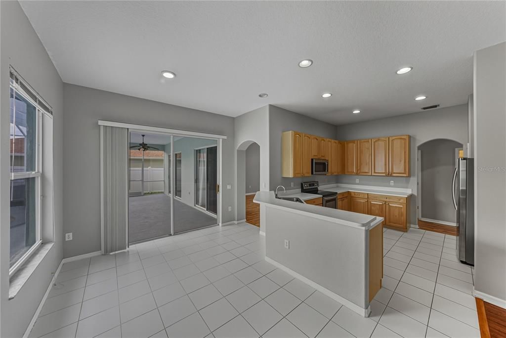 For Sale: $450,000 (4 beds, 3 baths, 2238 Square Feet)