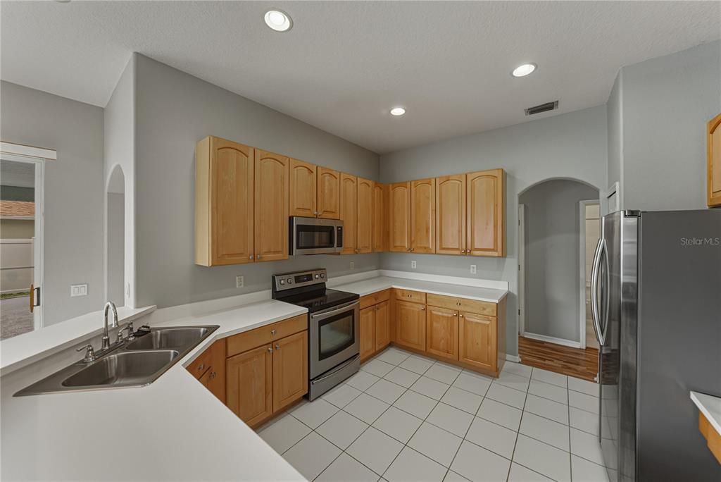 For Sale: $450,000 (4 beds, 3 baths, 2238 Square Feet)