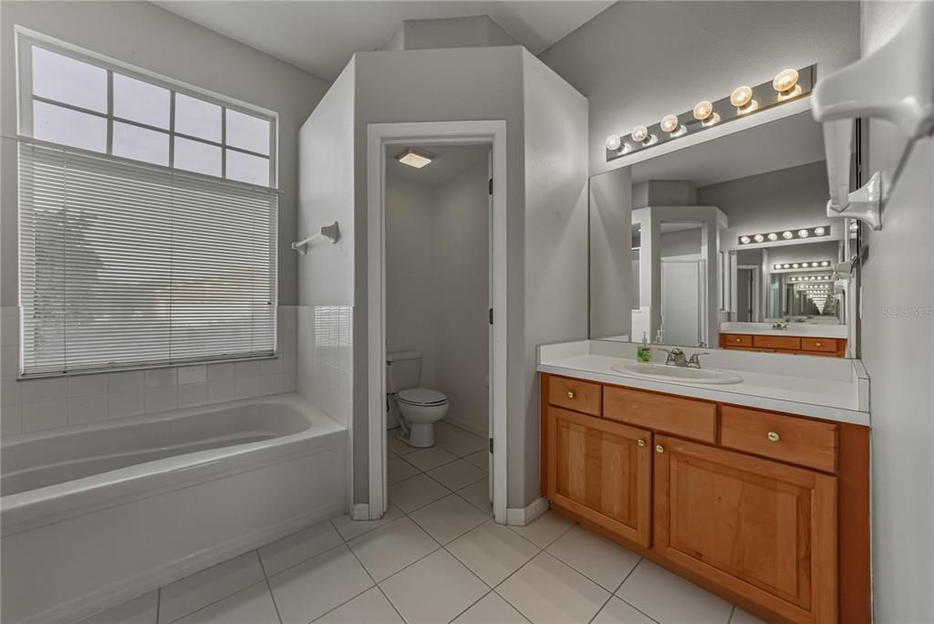 For Sale: $450,000 (4 beds, 3 baths, 2238 Square Feet)