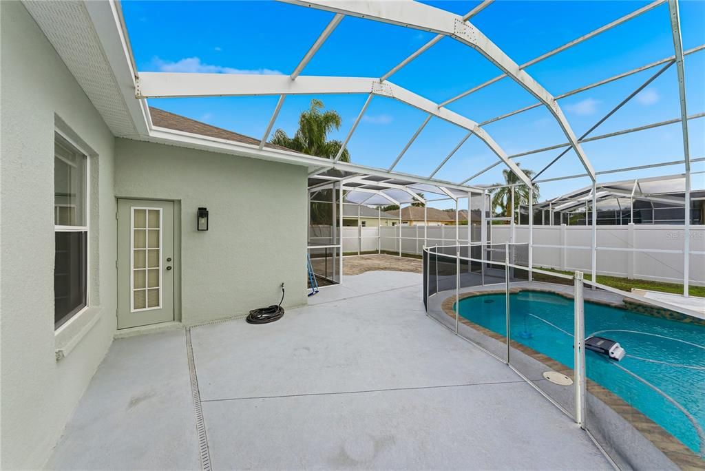 For Sale: $450,000 (4 beds, 3 baths, 2238 Square Feet)