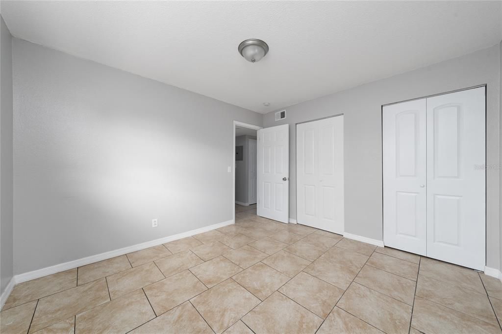 На продажу: $140,000 (2 спален, 1 ванн, 784 Квадратных фут)