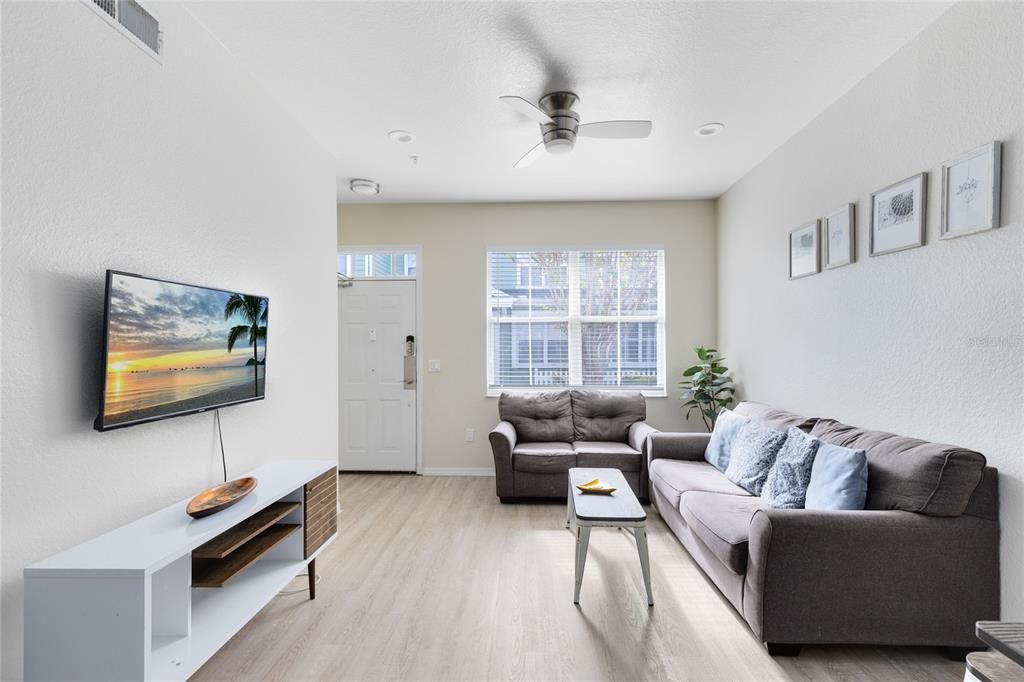 En Venta: $247,000 (3 camas, 2 baños, 1296 Pies cuadrados)