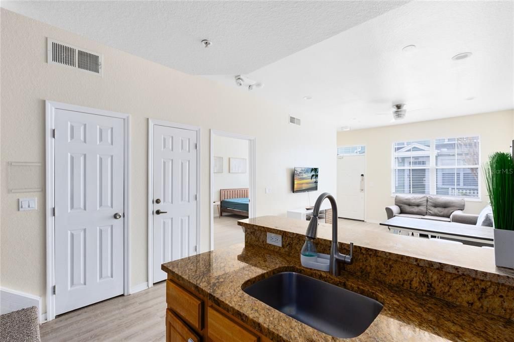 En Venta: $247,000 (3 camas, 2 baños, 1296 Pies cuadrados)