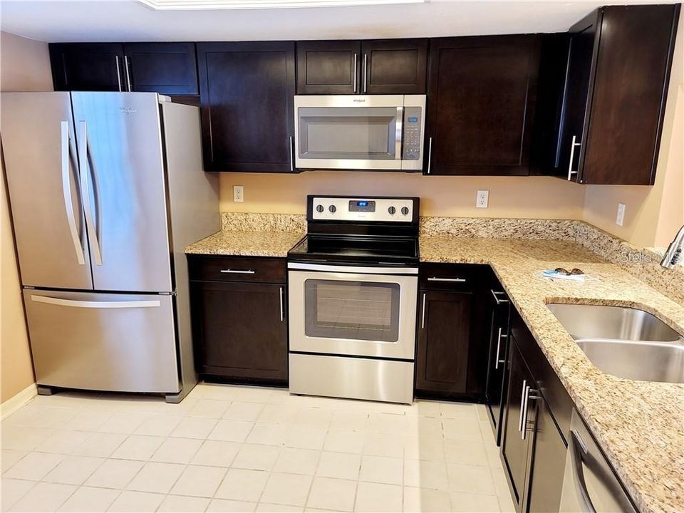 For Rent: $1,950 (2 beds, 2 baths, 1040 Square Feet)