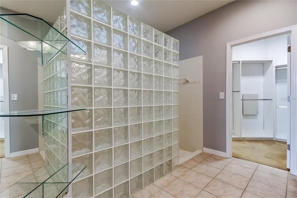 出租: $3,500 (3 贝兹, 2 浴室, 1989 平方英尺)