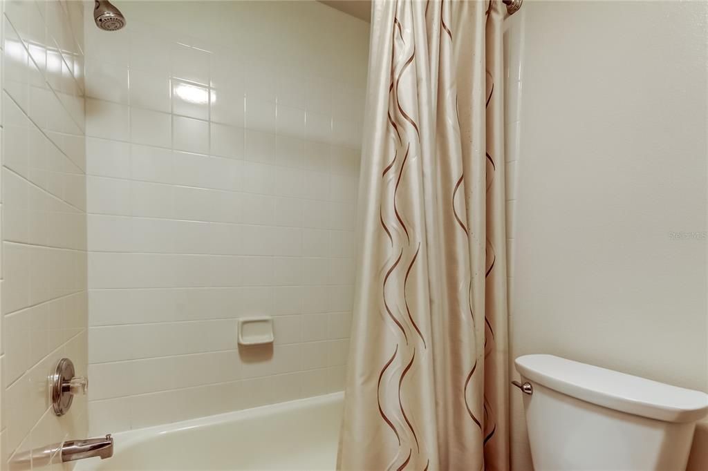 出租: $3,500 (3 贝兹, 2 浴室, 1989 平方英尺)